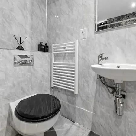 Two Bedroom Flat Opposite To Harrods Kb15 Londres Exterior foto